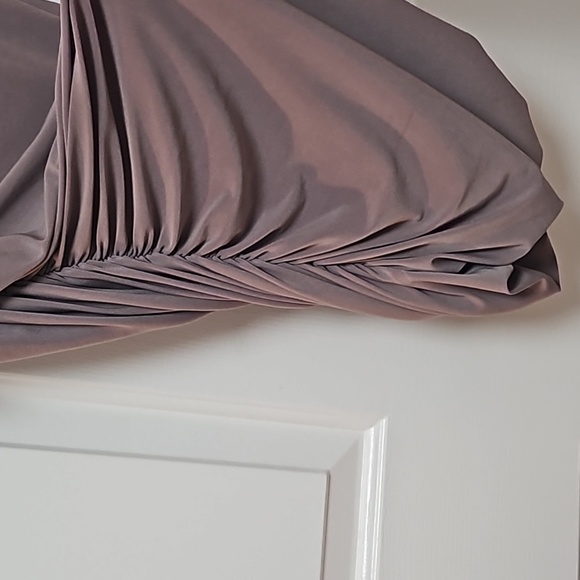 🩶Super Sexy Signature Gray with Brown Sequins One Shoulder Dress Size 10 - Picture 6 of 11